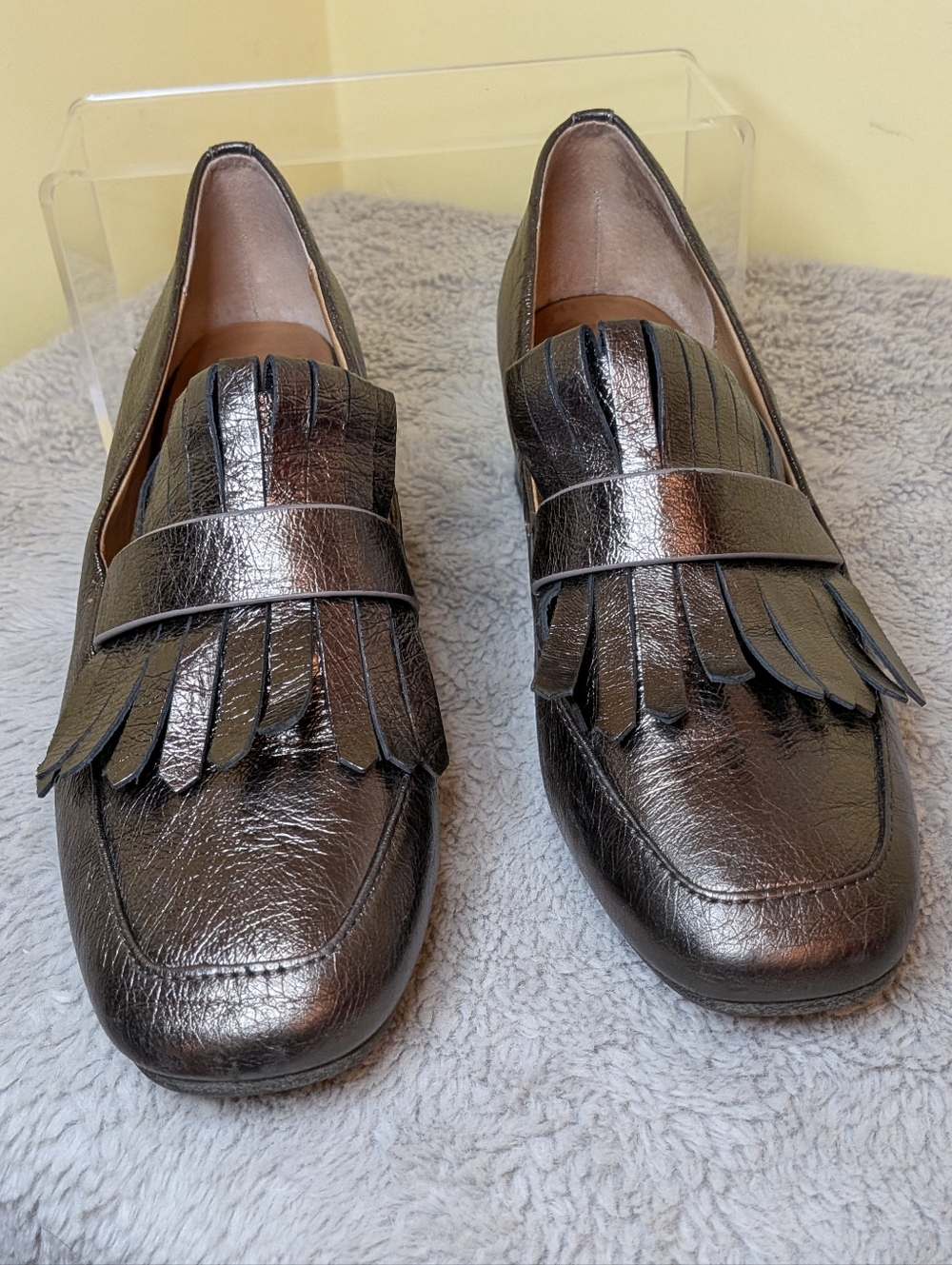 Kenneth Cole Women's Bronze Leather Penny Loafers 8
